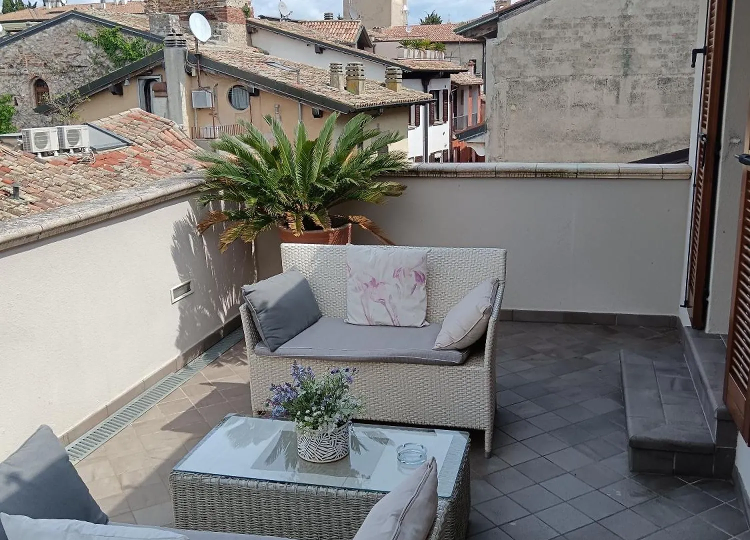 *** Konukevi Luxury Suite Sirmione İtalya