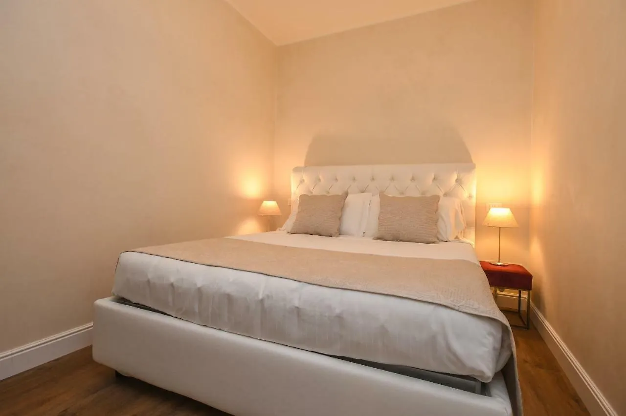 Luxury Suite Сирмионе Гостевой дом