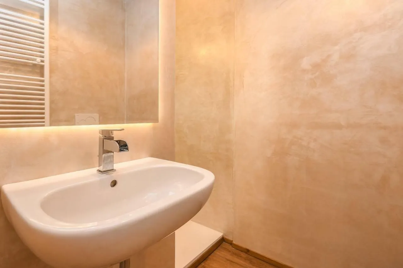 Гостевой дом Luxury Suite Сирмионе