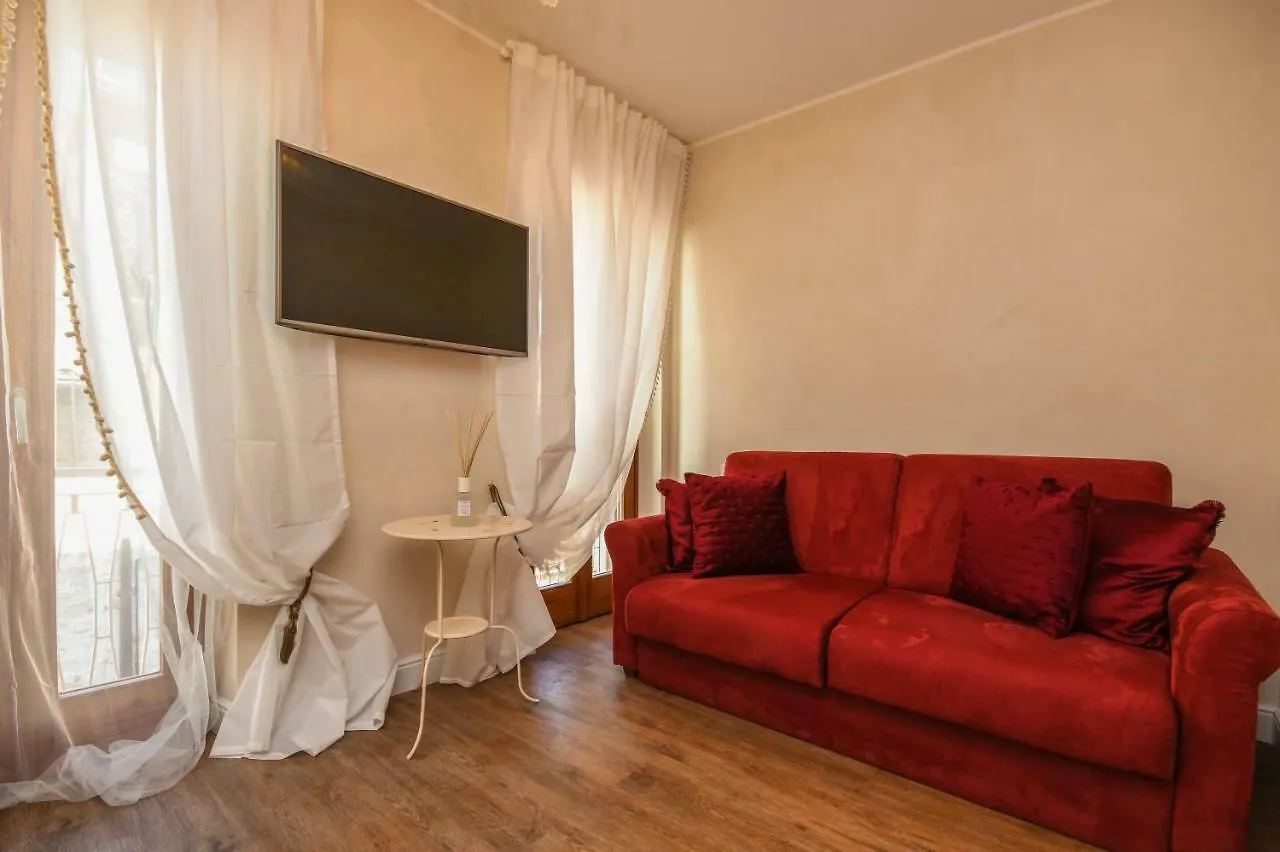 Luxury Suite Сирмионе 3*,