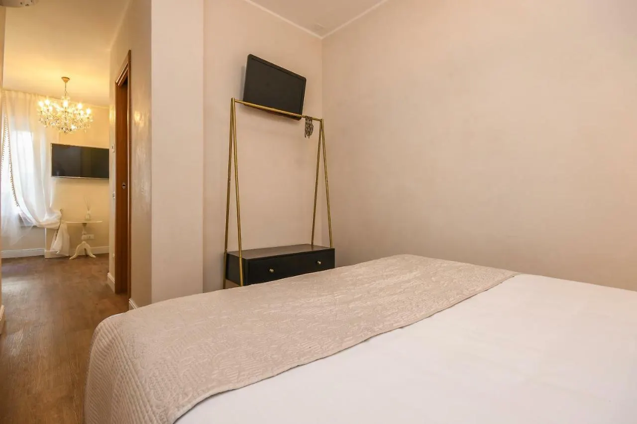 Luxury Suite Сирмионе Гостевой дом