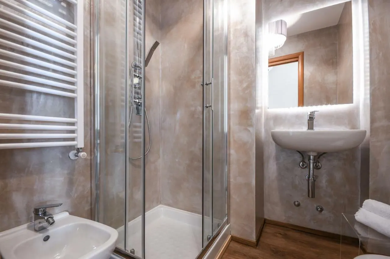 Luxury Suite Sirmione 3*,  Italia