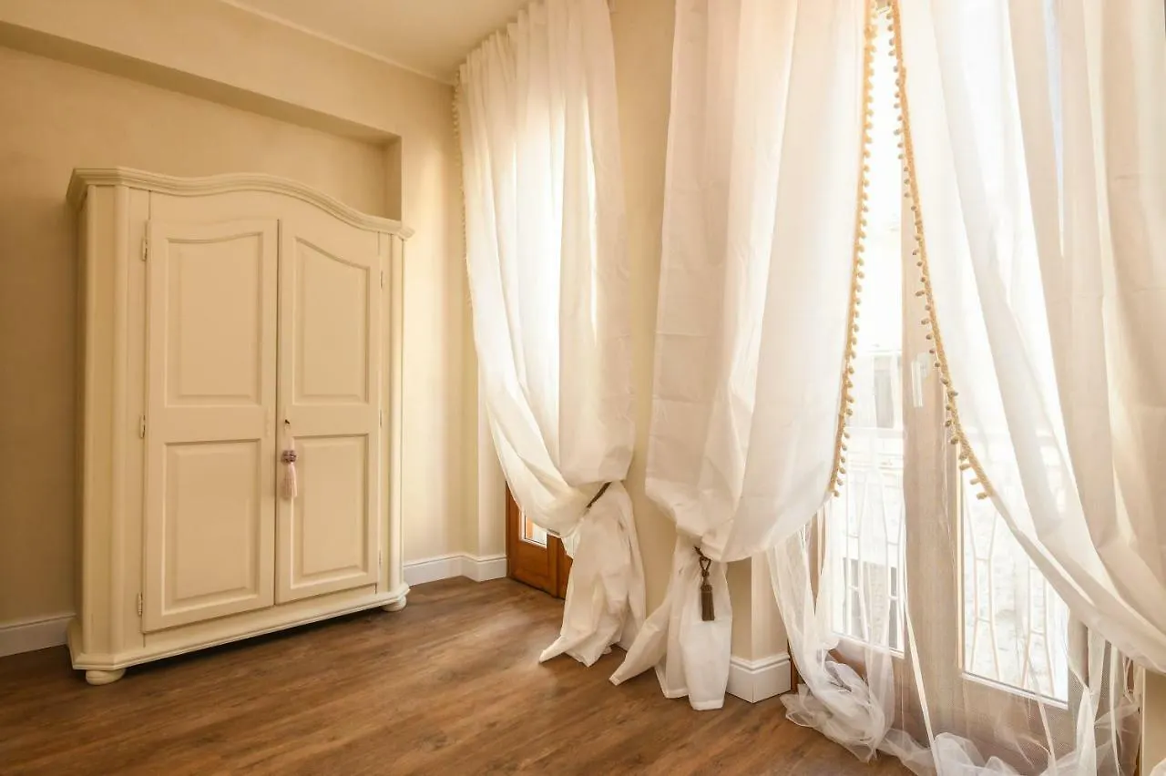 Luxury Suite Сирмионе Гостевой дом