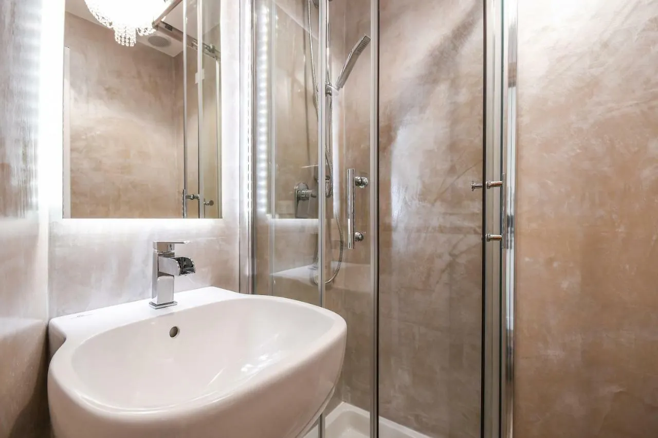 Luxury Suite Сирмионе 3*,