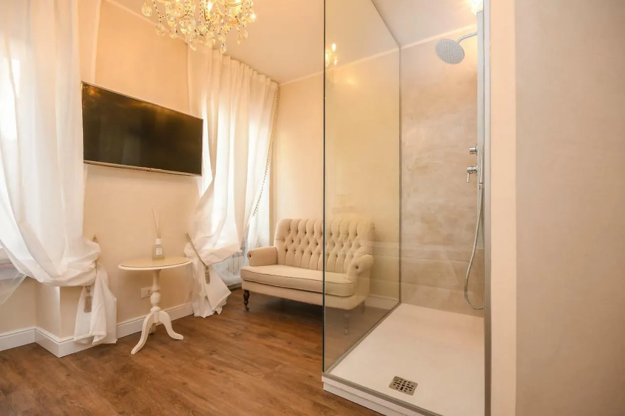 Luxury Suite Sirmione 3*,  Italien